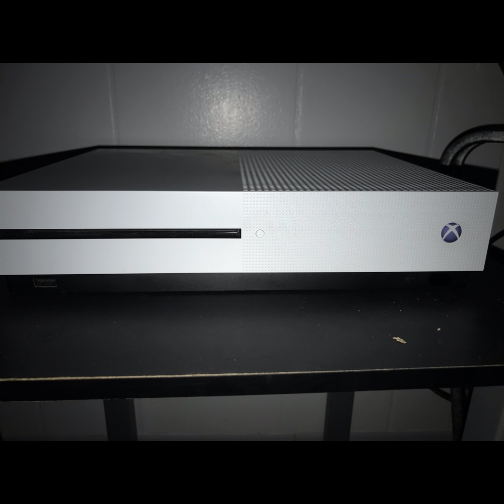Xbox One S 300gb